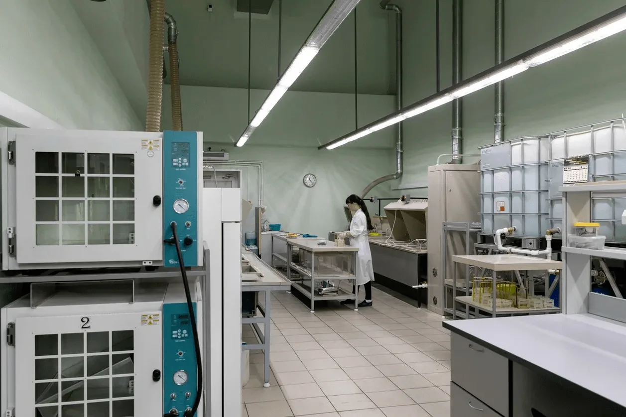 Chemical laboratory with testing equipment