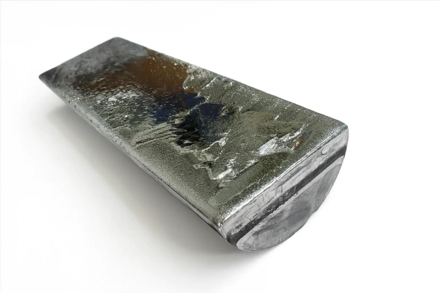 Слиток сурьмы высокой чистоты 99,99% (4N), произведенный методом вакуумной металлургии